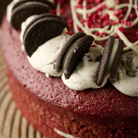 Red Velvet & Cookie Cake (14 Portions)