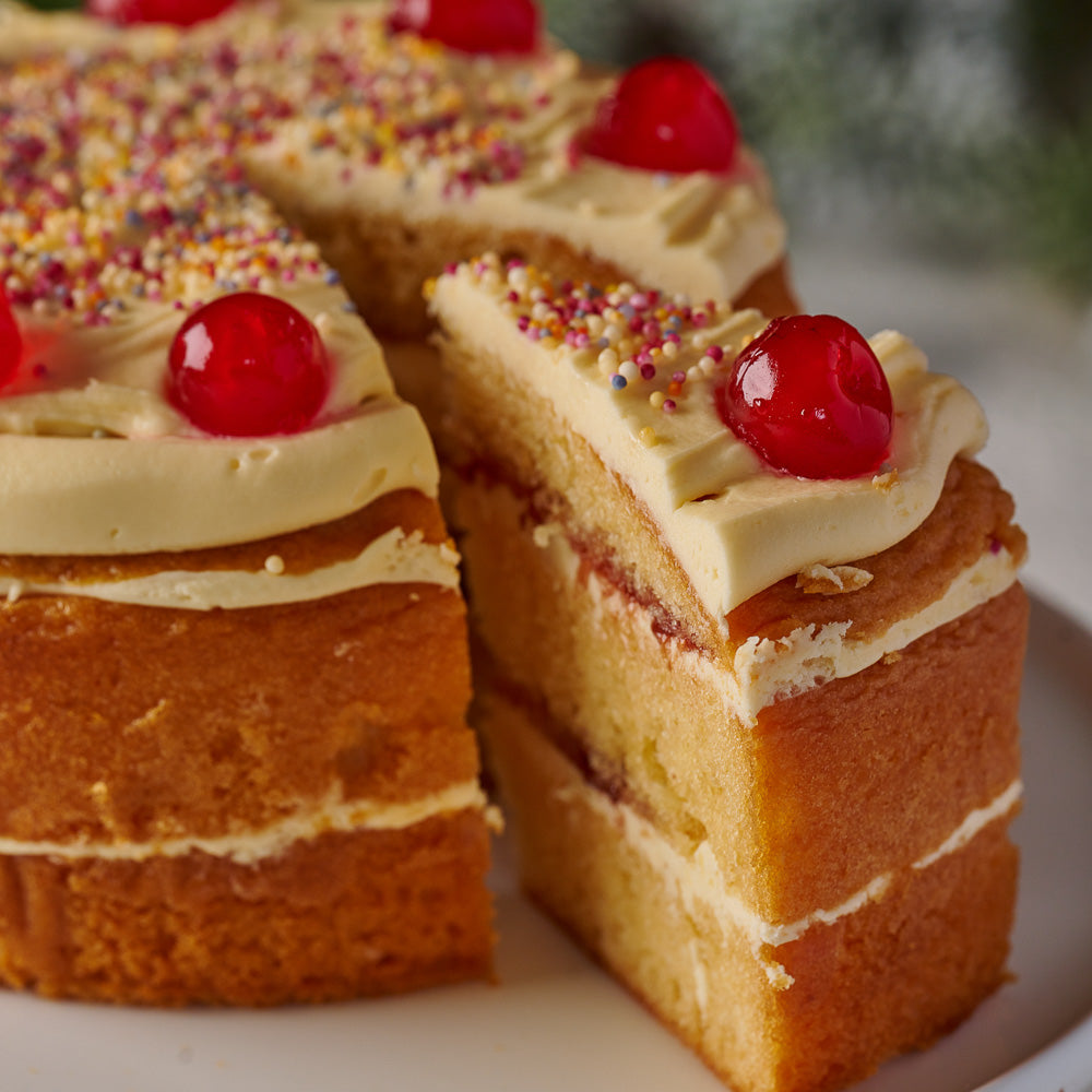 Strawberry Trifle Gateaux- 6 Inch