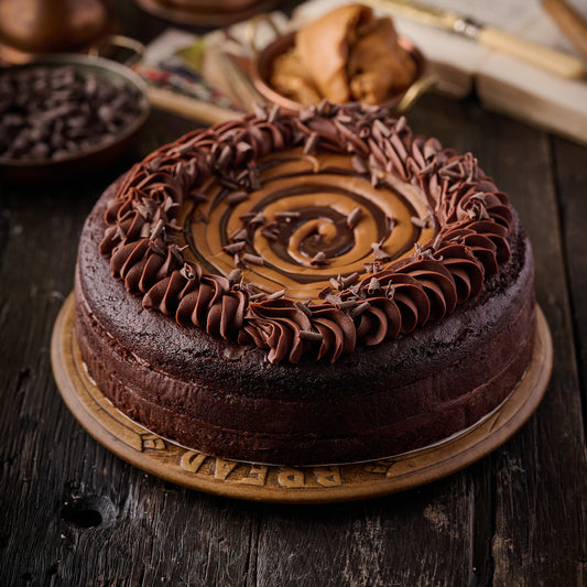 Gooey-licious Chocolate and Caramel Cake (vegan)