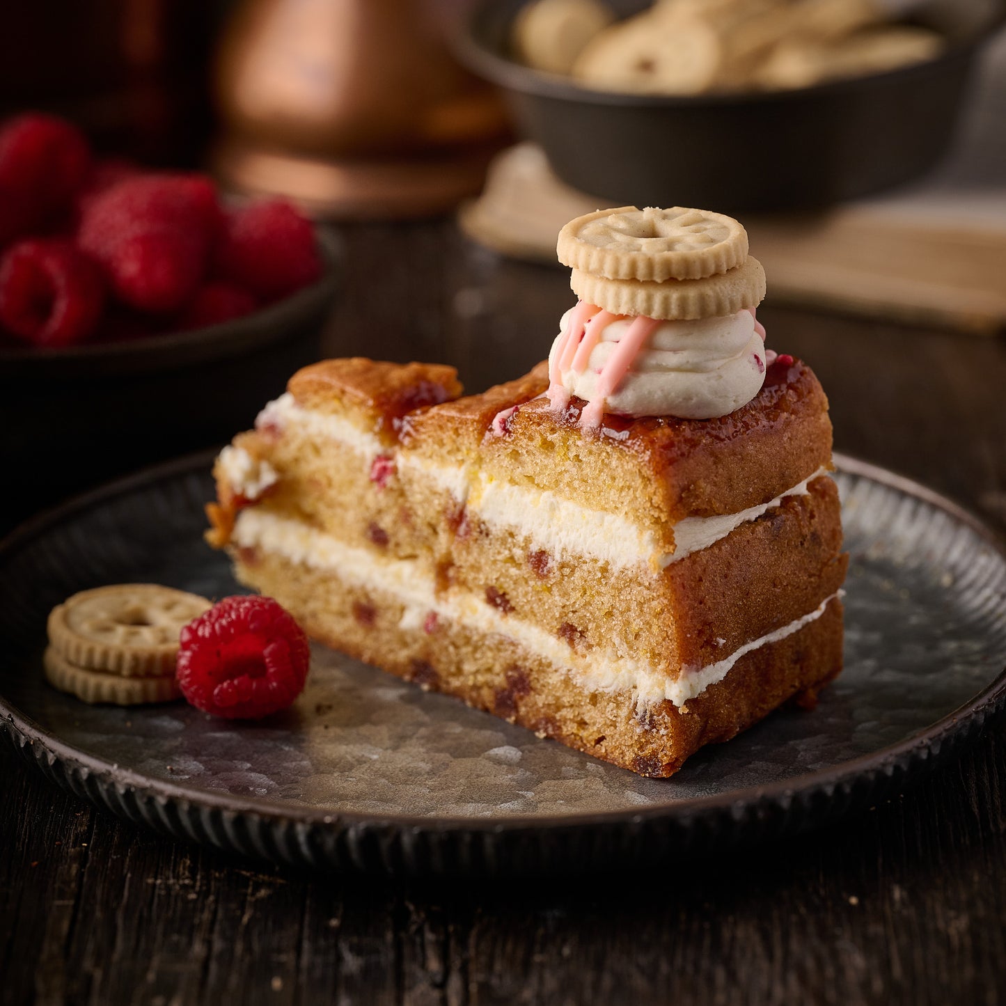 Jammie Dodger Cake (VEGAN)