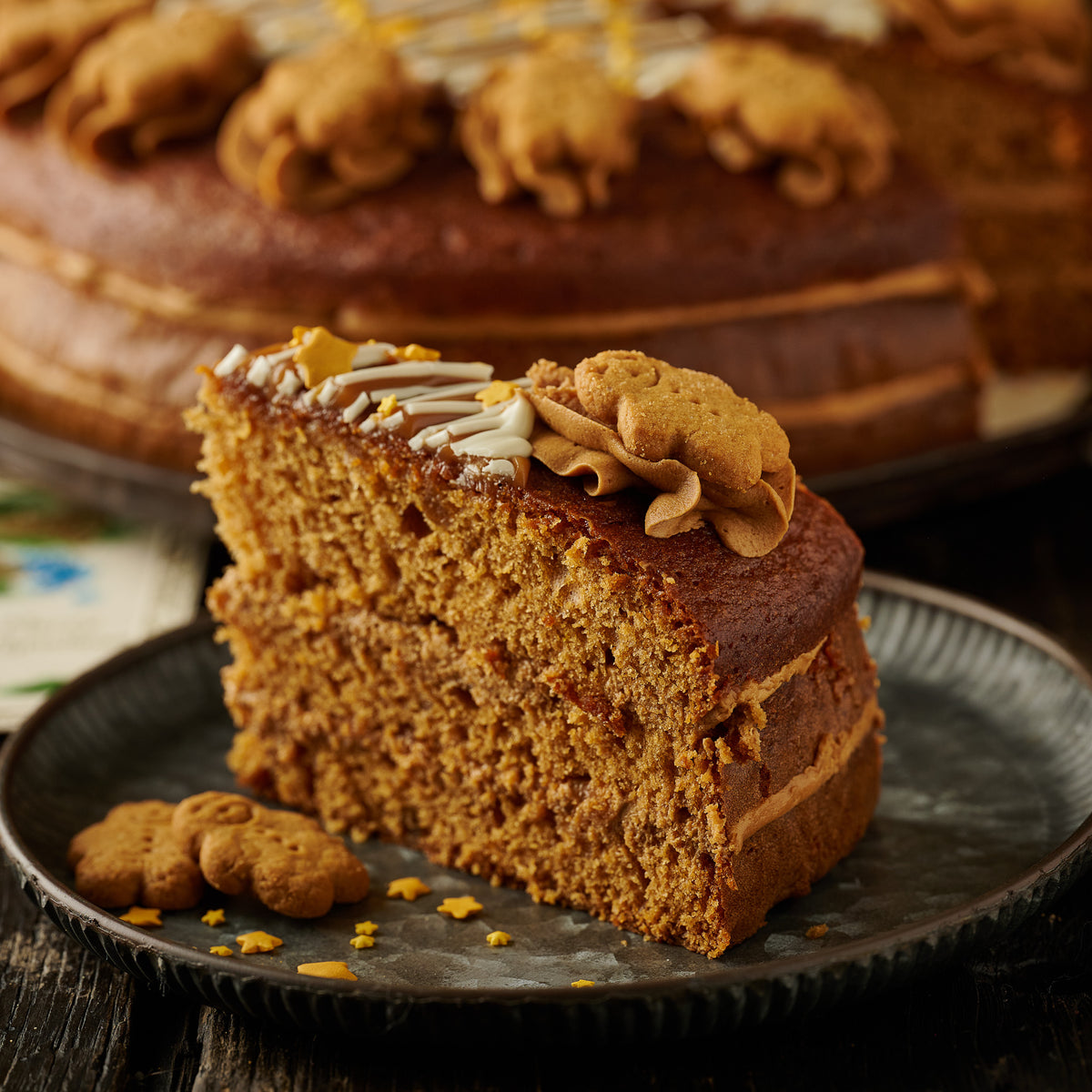 Festive Gingerbread Cake (14 Portions)